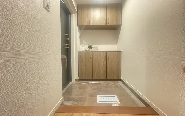 藤和シティコープ根岸の玄関|住まう人も来客も入った時にワクワクさせてくれるオシャレな玄関♪
人感センサー付きの玄関照明を完備♪
収納もたっぷりあるので、靴がたくさんあっても安心！
気持ちの良い朝は、毎日ここからスタートしていきま