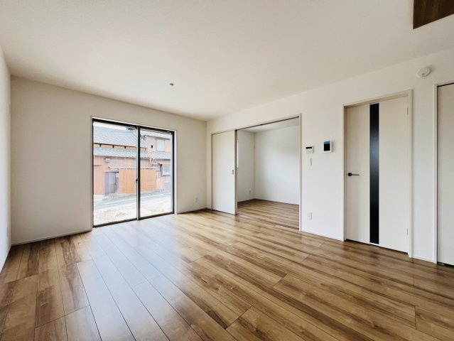 知多郡東浦町緒川屋敷参区149番2『仲介手数料無料』新築戸建ての居間・リビング