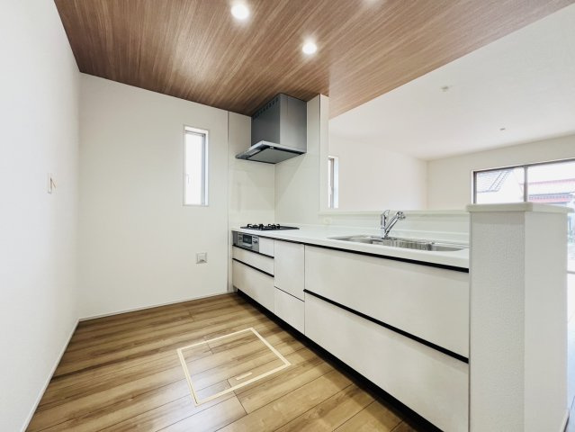 知多郡東浦町緒川屋敷参区149番2『仲介手数料無料』新築戸建てのキッチン