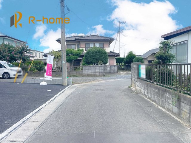 ひたちなか市堀口第2　新築戸建て　2号棟の前面道路含む現地写真|堂々！建物完成♪実際のお部屋をご見学可能です♪
ご見学が一番の資料！お気軽にお問い合わせ下さい♪