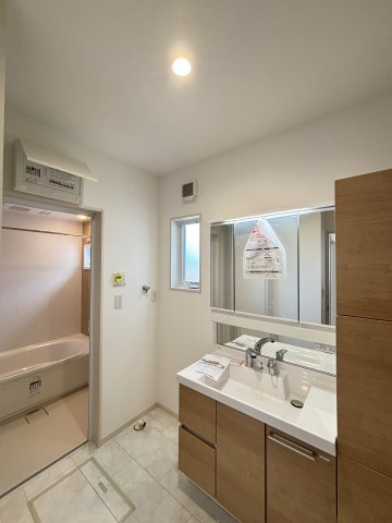 新築戸建　伴東1丁目の独立洗面台