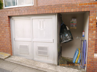 【その他共用部分】 | ゴミ置き場です。曜日ごとに出す必要があります。