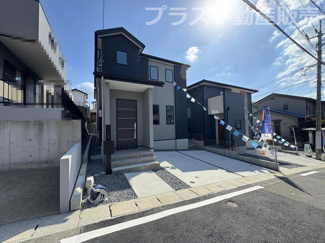 【外観】 | 現地写真。プラス不動産販売なら、現場の全ての棟をまとめてご見学頂けます。