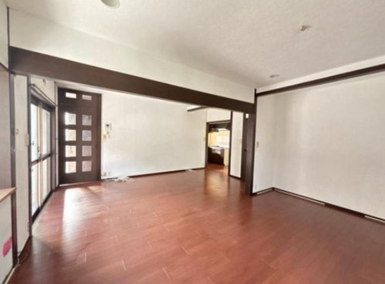 日野南４丁目中古戸建の居間・リビング