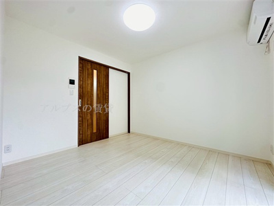 【居間・リビング】 | ラインアパートメント南太田