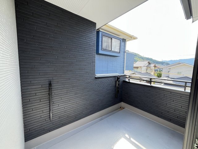 【バルコニー】 | 春日市白水ヶ丘2丁目3期　3号棟（全3棟）【仲介手数料無料・0円】 | 現地写真。