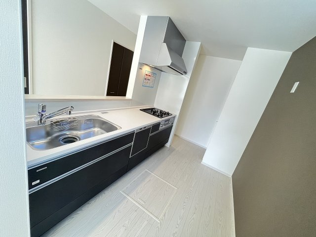 【キッチン】 | 春日市白水ヶ丘2丁目3期　3号棟（全3棟）【仲介手数料無料・0円】 | 現地写真。