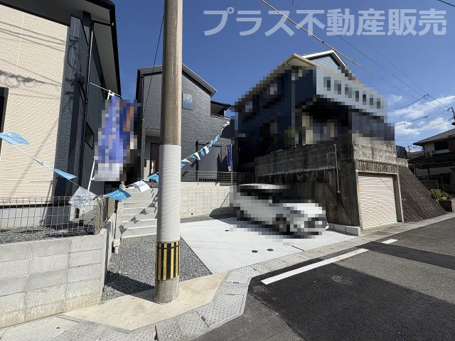 【外観】 | 春日市白水ヶ丘2丁目3期　3号棟（全3棟）【仲介手数料無料・0円】 | 現地写真。プラス不動産販売なら、現場の全ての棟をまとめてご見学頂けます。