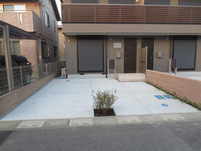 グラン・ルーブルの駐車場|★広々とした駐車場スペース★