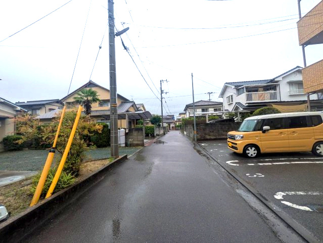 余戸東5丁目のおトチ　松山市余戸東5丁目売土地の前面道路含む現地写真|前面道路含む現地写真です
