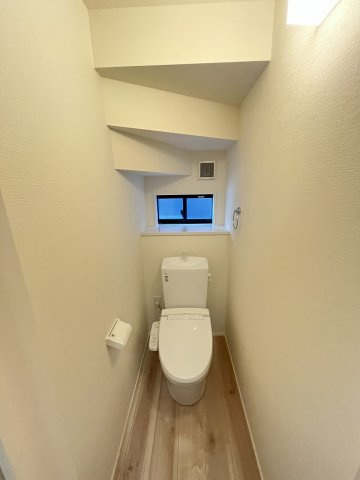 【トイレ】 | 春日市白水ヶ丘2丁目3期　2号棟（全3棟）【仲介手数料無料・0円】 | 現地写真。