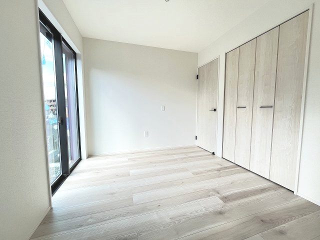 【洋室】 | 春日市白水ヶ丘2丁目3期　2号棟（全3棟）【仲介手数料無料・0円】 | 現地写真。