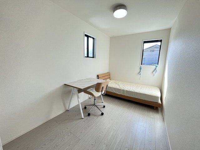 【子供部屋】 | 春日市白水ヶ丘2丁目3期　2号棟（全3棟）【仲介手数料無料・0円】 | 現地写真。