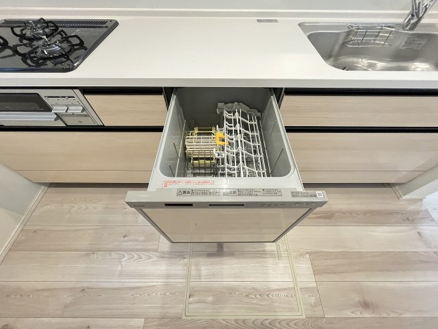 【キッチン】 | 春日市白水ヶ丘2丁目3期　2号棟（全3棟）【仲介手数料無料・0円】 | 現地写真。