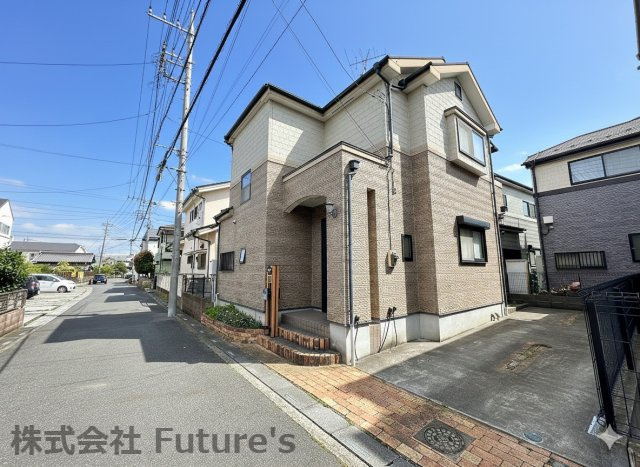 三郷市彦糸1丁目　中古戸建の前面道路含む現地写真|前面道路含む現地写真です。