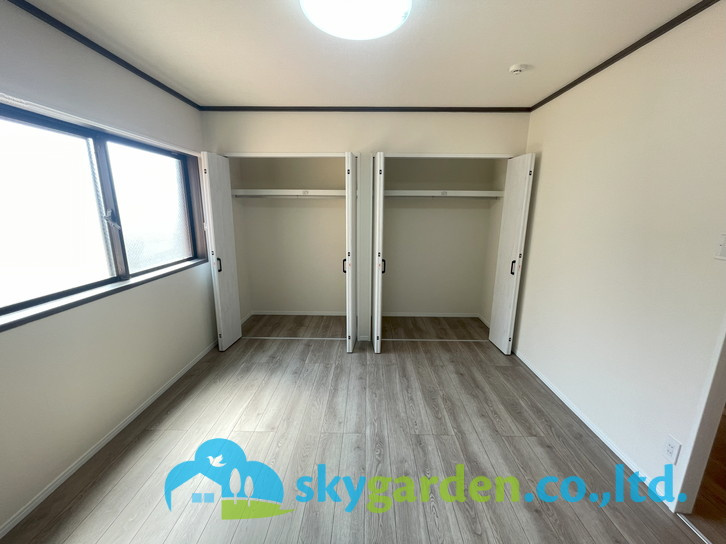 ライオンズテラス鵠沼の洋室