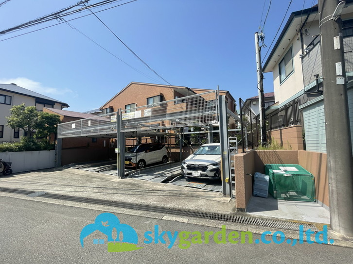 ライオンズテラス鵠沼の駐車場