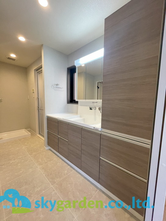 ライオンズテラス鵠沼の独立洗面台