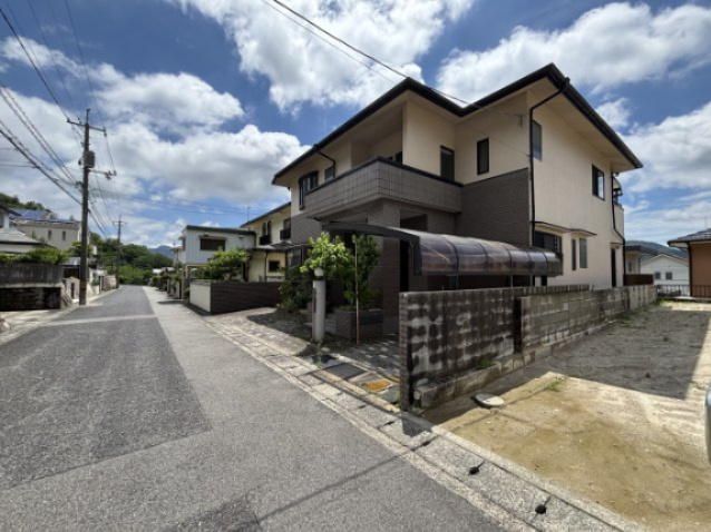 中古戸建　　　高取北４丁目の前面道路含む現地写真