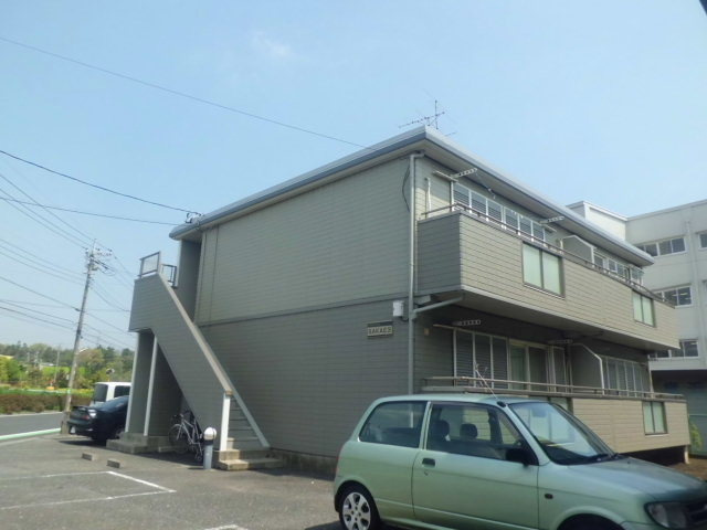 シティハイム　ＳＡＫＡＥ３の駐車場|ゆとりのある敷地に駐車場あり