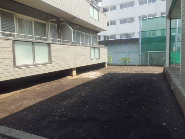 シティハイム　ＳＡＫＡＥ３のエントランス|ゆったりとした敷地