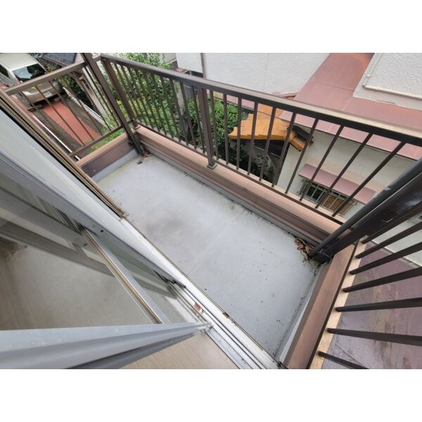 塩屋町南谷貸家2のバルコニー