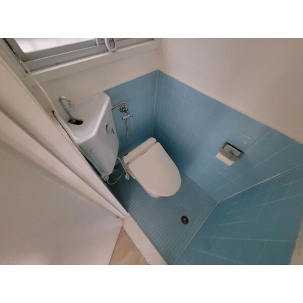 塩屋町南谷貸家2のトイレ