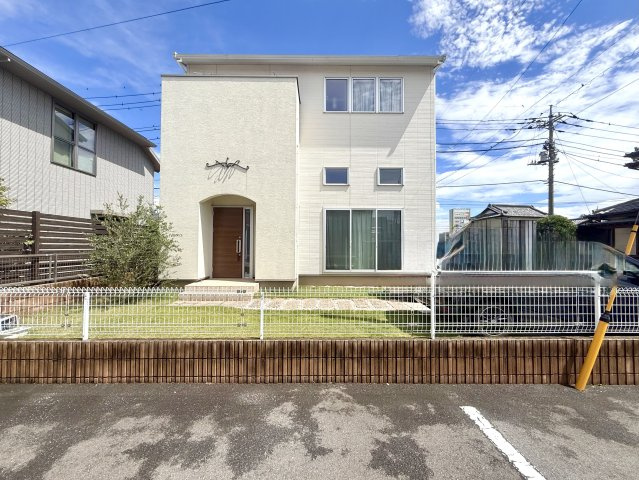 【中古戸建】前橋市石倉町3丁目の外観|■外観｜閑静な住宅街で始める新しい暮らし♪開放的な毎日をあなたへ(^^♪
