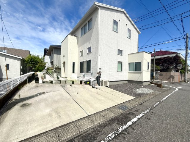 【中古戸建】前橋市石倉町3丁目の外観|■外観｜永く住むほどに愛着を深める、味わい豊かなデザインです。