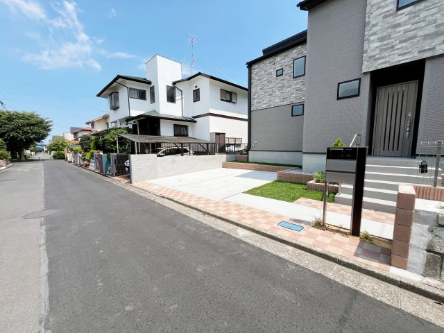 祝　成約済み　八王子　北野台　新築戸建ての前面道路含む現地写真|～仲介手数料無料☆八王子ひなた不動産～八王子市北野台　新築戸建て