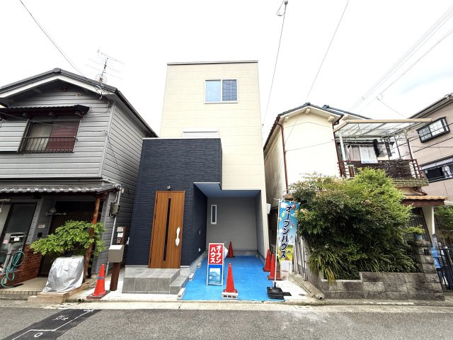 草部新築の外観