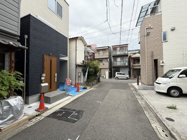 草部新築の前面道路含む現地写真