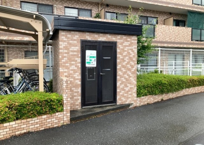 【設備】 | 日神パレステージ古淵 | 共有部分は、住民なら誰もが使える設備のこと。例えば駐車場やエレベーター、インターネット設備、セキュリティ設備などがあります。他にも、マンションの廊下・外部階段やエントランス・ゴミ置き場などがあります。