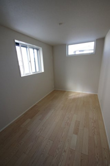 【洋室】 | 【仲介手数料無料！！】府中市四谷１丁目　新築戸建て（全３棟）No.3号棟　4780万円 | 1階洋室5帖