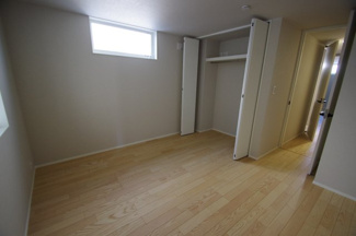 【洋室】 | 【仲介手数料無料！！】府中市四谷１丁目　新築戸建て（全３棟）No.3号棟　4780万円 | 1階サービスルーム（納戸）7帖