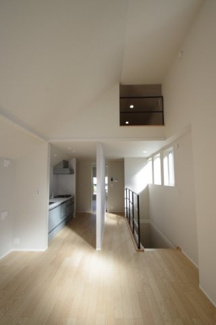 【居間・リビング】 | 【仲介手数料無料！！】府中市四谷１丁目　新築戸建て（全３棟）No.3号棟　4780万円