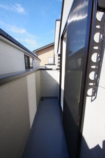 【バルコニー】 | 【仲介手数料無料！！】府中市四谷１丁目　新築戸建て（全３棟）No.3号棟　4780万円