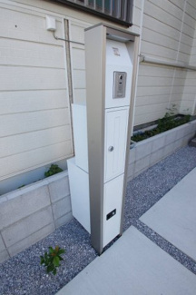 【その他】 | 【仲介手数料無料！！】府中市四谷１丁目　新築戸建て（全３棟）No.3号棟　4780万円 | 宅配ボックス付き郵便受け