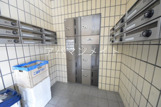 【その他共用部分】 | 便利な宅配BOX付き！