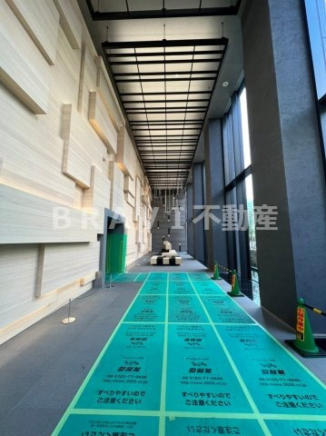 ザ・ファインタワー大手前　BRAVI不動産のロビー|【ザ・ファインタワー大手前】毎日通るロビーはこのようになっています