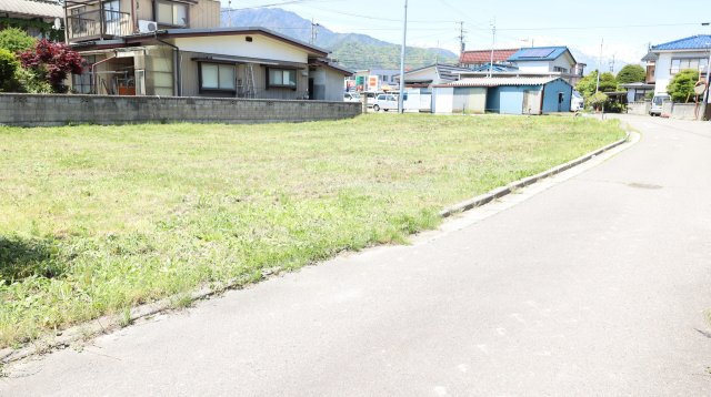 【土地】常盤4687-6の前面道路含む現地写真