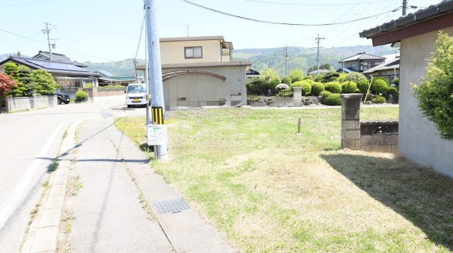 【土地】常盤4687-6の前面道路含む現地写真
