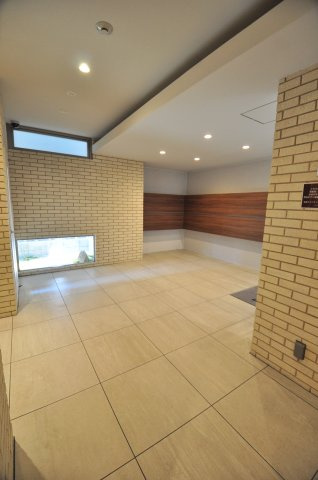 大阪市都島区内代町１丁目の賃貸マンションのエントランス