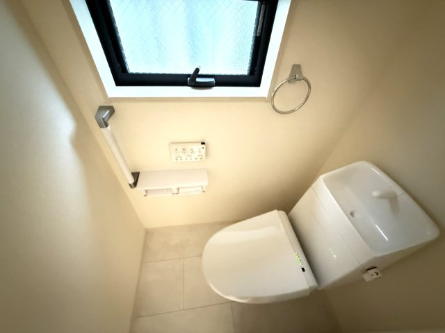 上野芝向ヶ丘2丁新築のトイレ