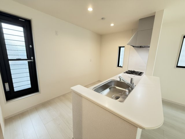 上野芝向ヶ丘2丁新築のキッチン