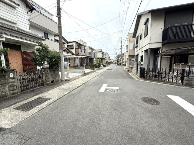 上野芝向ヶ丘2丁新築の前面道路含む現地写真