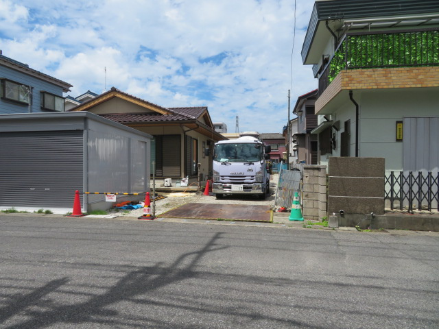 越谷市赤山町２丁目の倉庫の外観