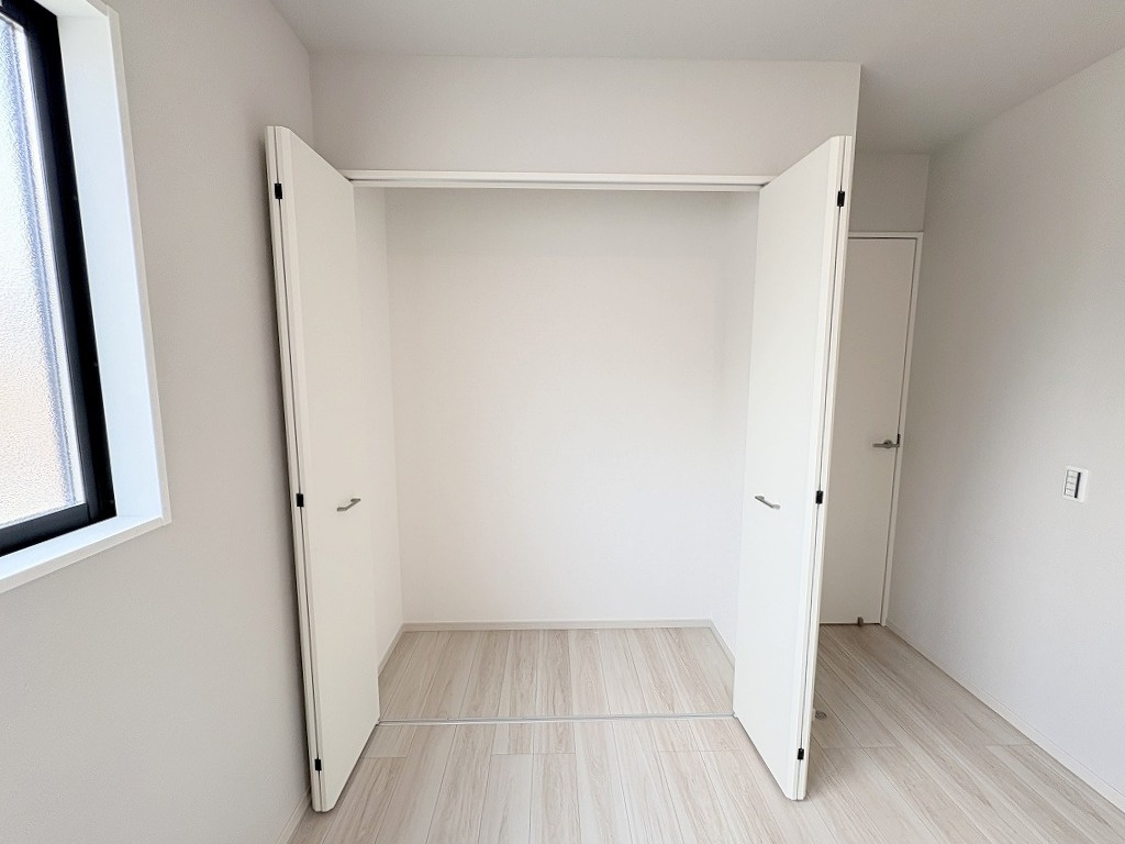 三郷市中央5丁目　新築戸建　全1棟の収納|収納力のある大型クローゼット