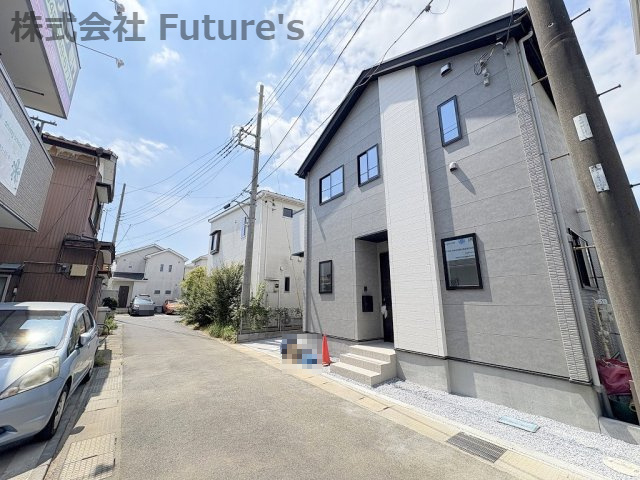 三郷市中央5丁目　新築戸建　全1棟の前面道路含む現地写真|前面道路含む現地写真です。