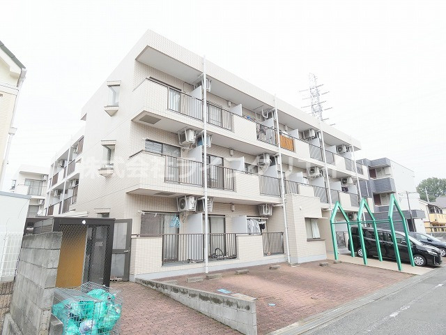 共立リライアンス豊田D棟の外観